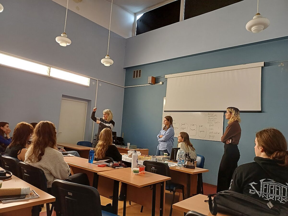 BSP "Latvistika" studenti programmas direktores doc. Intas Urbanovičas vadībā gatavo spēles V. Plūdoņa konferencei