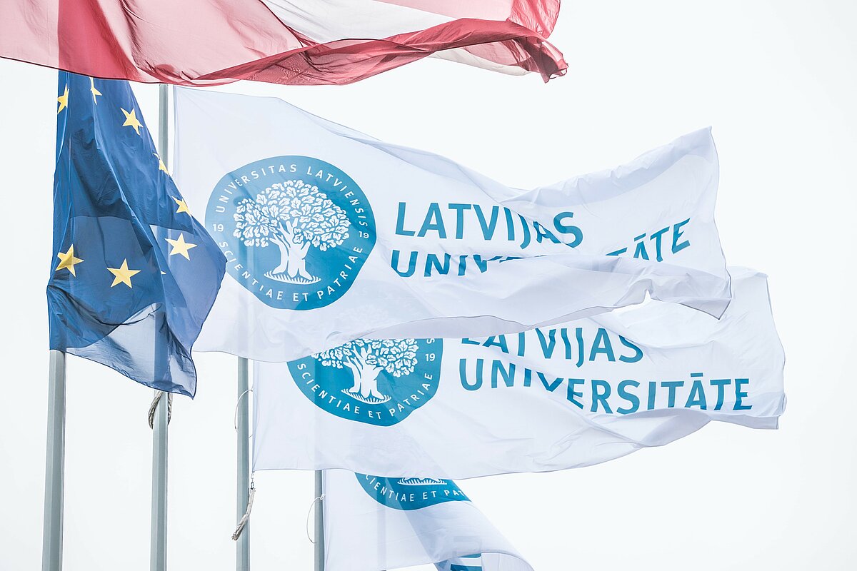 Foto: Toms Grīnbergs, LU Komunikācijas departamets. Karogi