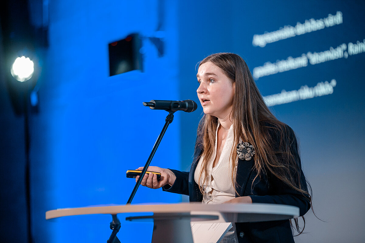 LU Humanitāro zinātņu fakultātes zinātniskā asistenta p.i. Inga Kapeniece.
© Foto: Toms Grīnbergs, Latvijas Universitātes Komunikācijas un inovāciju departaments.