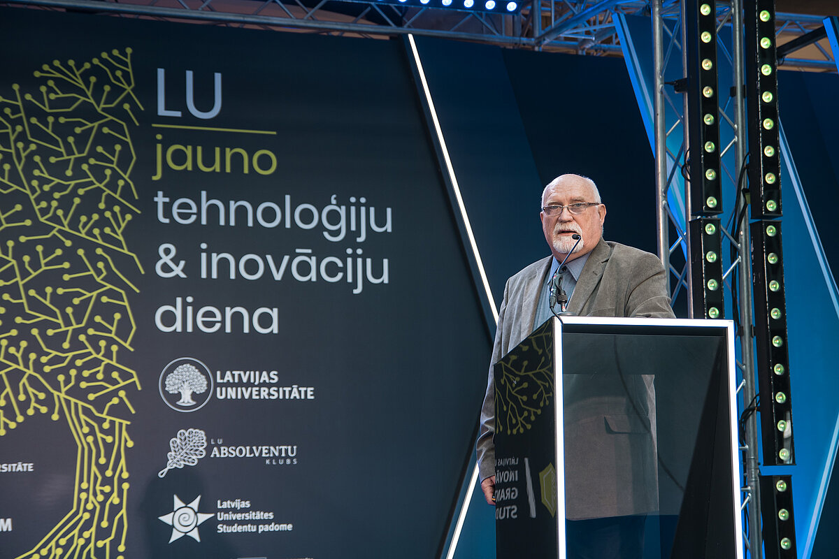 LU Astronomijas institūta direktora vietnieks un vadošais pētnieks Ilgmārs Eglītis. © Foto: Sindija Grāvere, Latvijas Universitātes Komunikācijas un inovāciju departaments