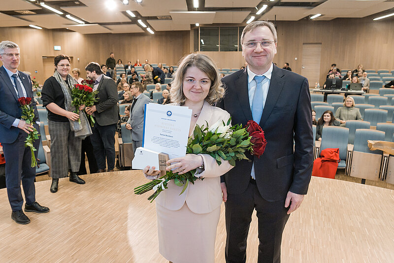 LU Gada darbinieka balvu saņem kvalitātes vadītāja  Santa Bondare 	