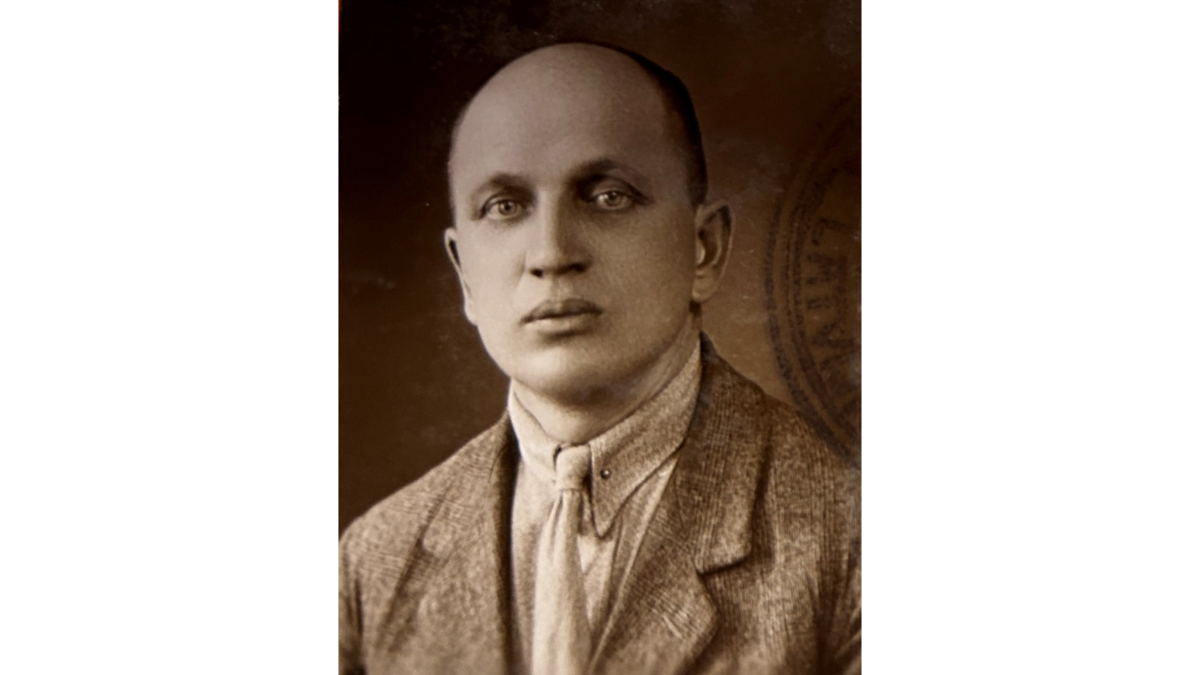 Eduards Jansons. 1931. gads. Foto no studentu apliecības. LVVA. 7427. f., 1. apr. 5352. l., 26. lp. Eduards Jansons. 1931. gads. Foto no studentu apliecības. LVVA. 7427. f., 1. apr. 5352. l., 26. lp.