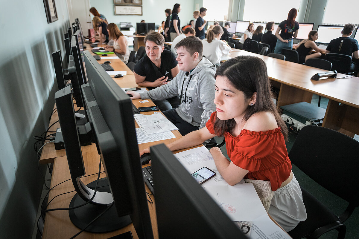 Foto: Toms Grīnbergs, LU Topošie studenti piesakās studijām