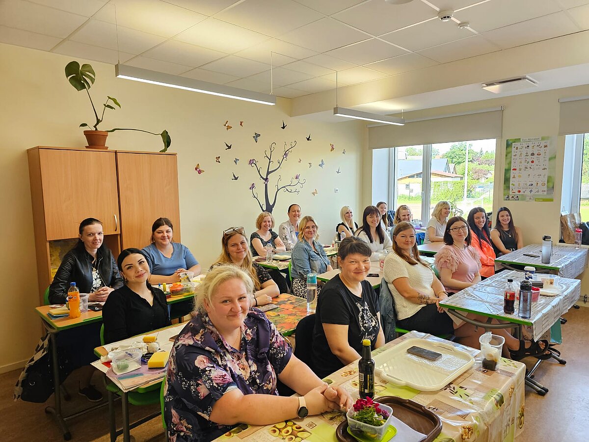 Studiju programmas "Pirmsskolas skolotājs" LU Madonas filiāles studentes, 07.06.2025.