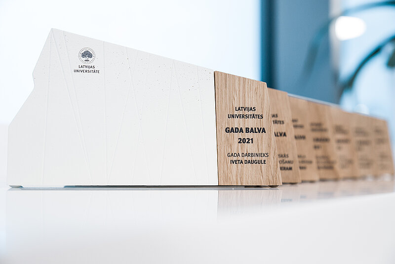 LU darbinieku sapulcē sveic Gada balvas ieguvējus; gada darbinieks – Iveta Daugule