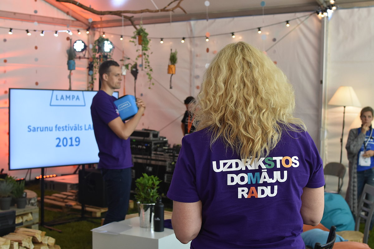 "Prātnieku laboratorijas" komanda, piedaloties festivālā LAMPA. Foto no personīgā arhīva.